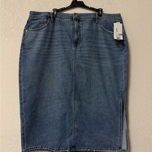 NWT LIGHT BLUE Denim Skirt SIZE 20W